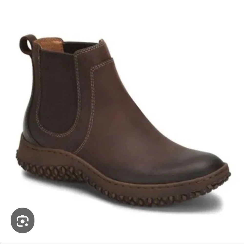 Sofft Abry Waterproof Chelsea Bootie Sable. Size 9.5 Euro 41
New, never worn.